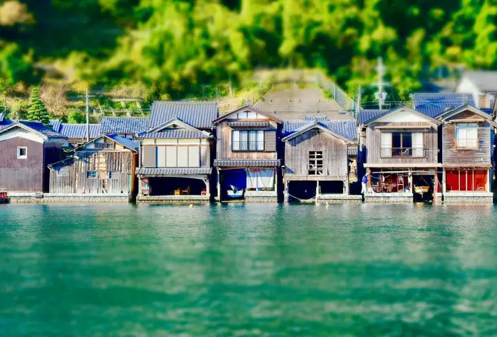 Nostalgic Port Towns by the Sea